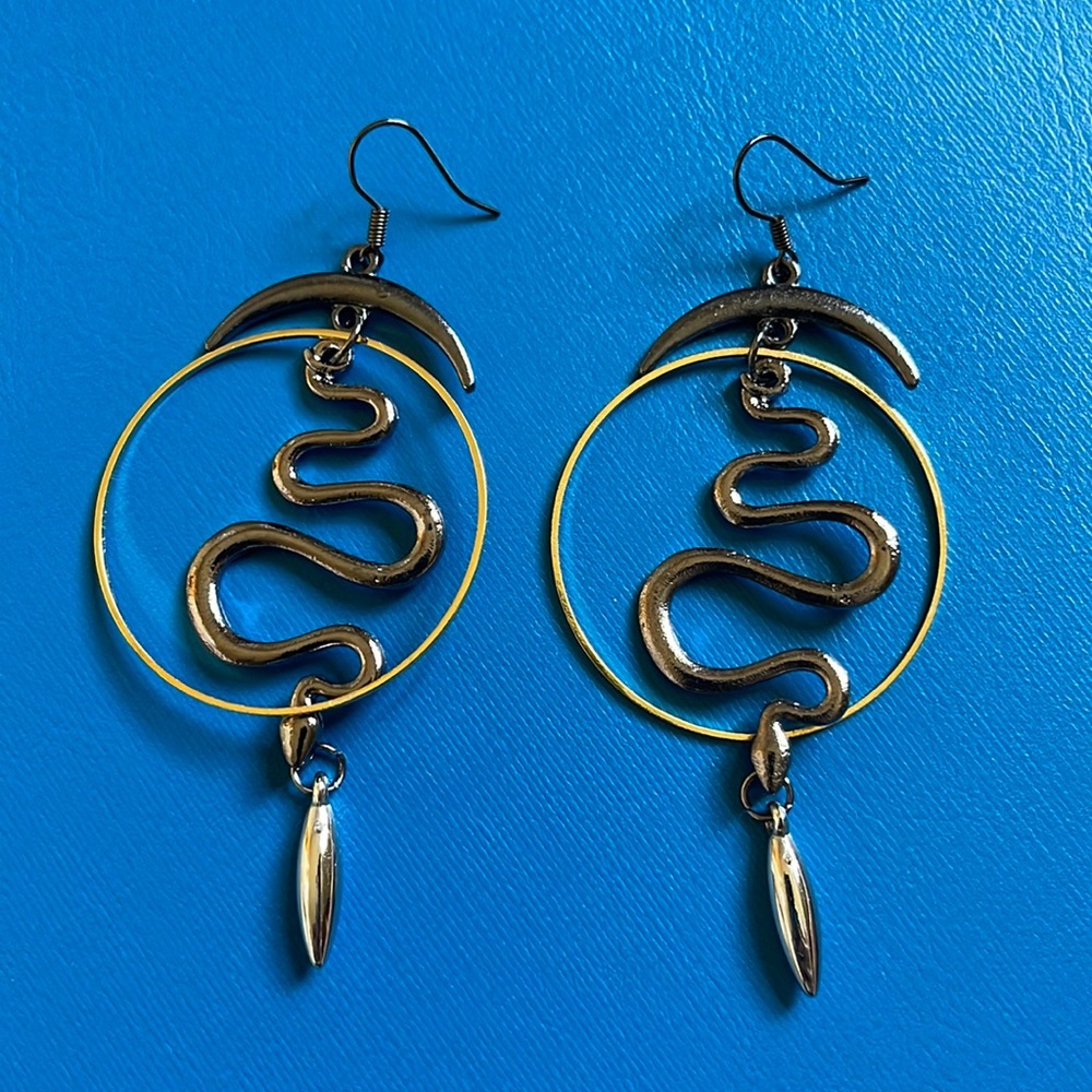 NWOT 3in Silver earrings for pierced ears w/snake design and gold hoop in center